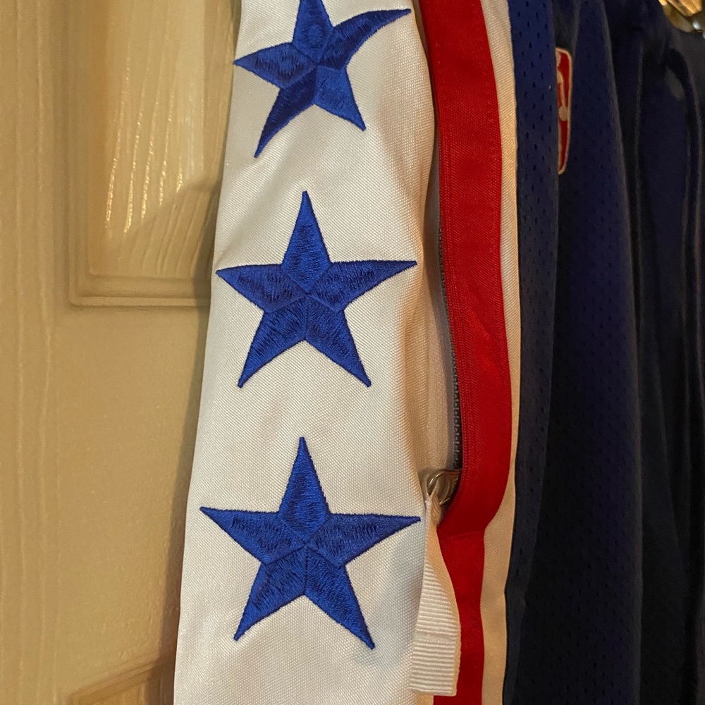 Philadelphia 76ers Nike Courtside Collection Authentic Shorts - Picture 3 of 6